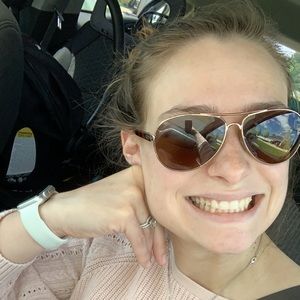 Meet your Posher, Whitney